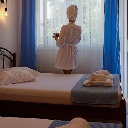 Amalia * Sztavrósz